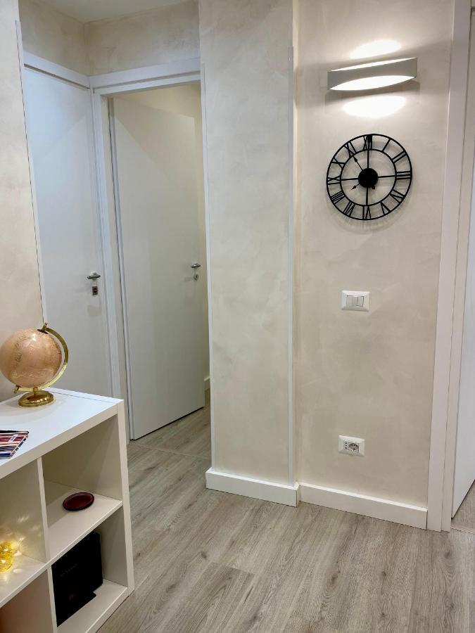 Apartment Close To The Coloseum, 2 Minutes Walk From Metro A Exterior foto